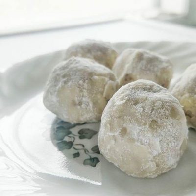 Chocolate Filled Snowballs